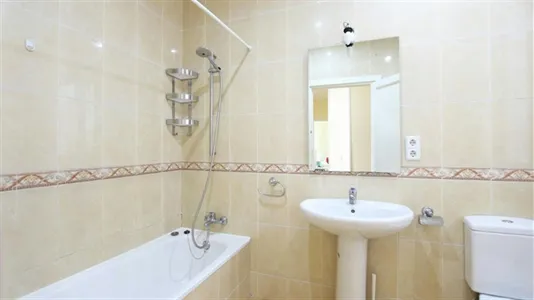 Rooms in Madrid Retiro - photo 10