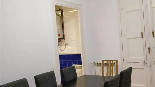 Rooms in Barcelona Ciutat Vella - photo 4