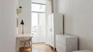 Room for rent, Lisbon (region), &lt;span class=&quot;blurred street&quot; onclick=&quot;ProcessAdRequest(12775047)&quot;&gt;&lt;span class=&quot;hint&quot;&gt;See streetname&lt;/span&gt;[xxxxxxxxxxxxx]&lt;/span&gt;