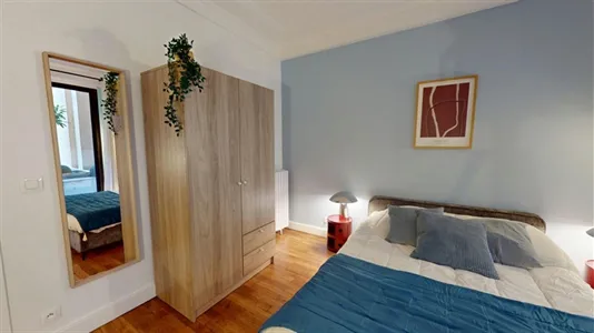 Rooms in Paris 8ème arrondissement - photo 3