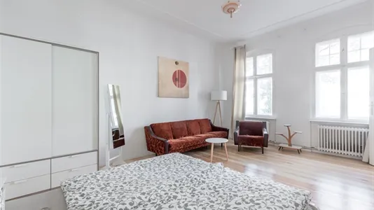 Apartments in Berlin Neukölln - photo 4