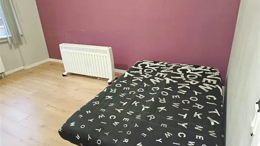 Rooms in Sint-Pieters-Leeuw - photo 6