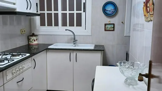 Rooms in Barcelona Sants-Montjuïc - photo 9