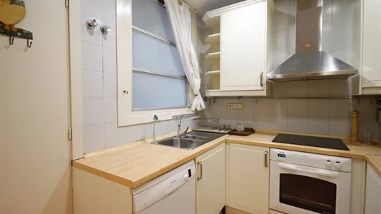 Rooms in Barcelona Eixample - photo 7