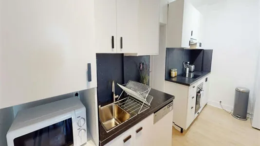 Rooms in Paris 16éme arrondissement (North) - photo 8