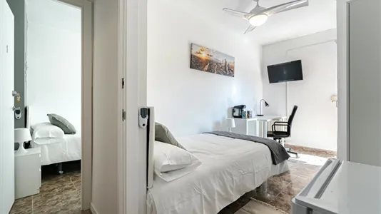 Rooms in Guadalajara - photo 2