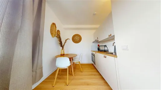 Rooms in Saint-Julien-en-Genevois - photo 2