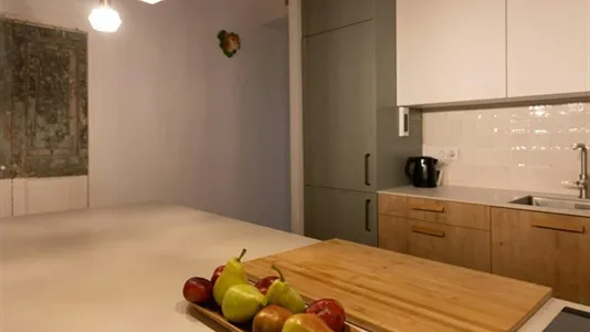 Rooms in Barcelona Ciutat Vella - photo 8