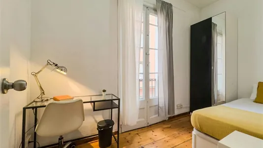 Rooms in Barcelona Eixample - photo 2