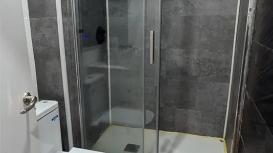 Rooms in Barcelona Sants-Montjuïc - photo 4