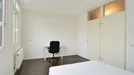 Room for rent, Rotterdam, &lt;span class=&quot;blurred street&quot; onclick=&quot;ProcessAdRequest(10375790)&quot;&gt;&lt;span class=&quot;hint&quot;&gt;See streetname&lt;/span&gt;[xxxxxxxxxxxxx]&lt;/span&gt;