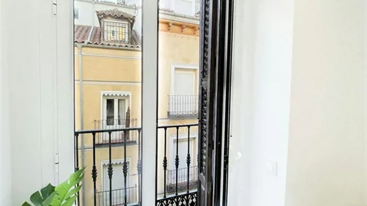 Rooms in Madrid Centro - photo 3