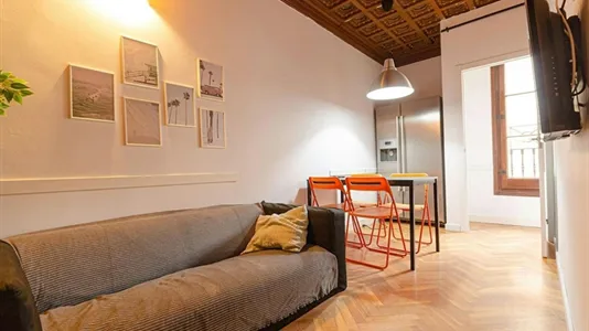 Rooms in Barcelona Ciutat Vella - photo 7