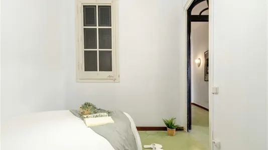 Rooms in Barcelona Eixample - photo 3