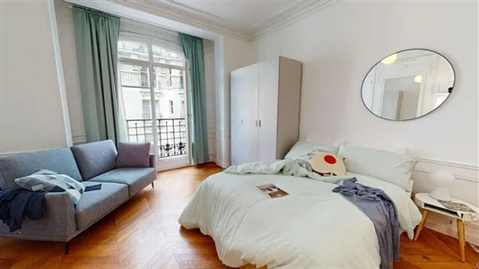 Rooms in Paris 15ème arrondissement - photo 2