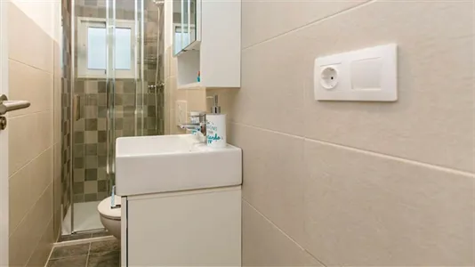 Rooms in Granada - photo 4