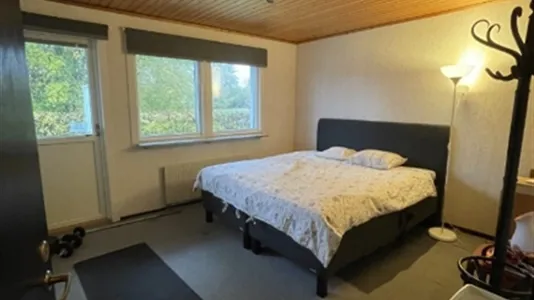 Houses in Motala - photo 4