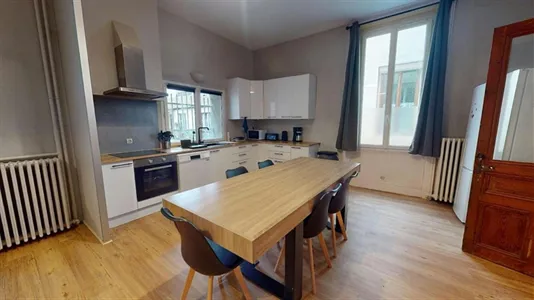 Rooms in Saint-Étienne - photo 9