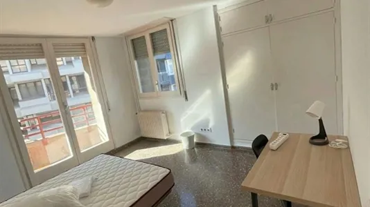 Rooms in Barcelona Gràcia - photo 2