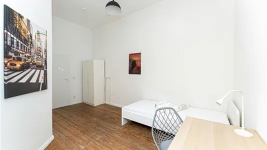 Rooms in Berlin Friedrichshain-Kreuzberg - photo 4