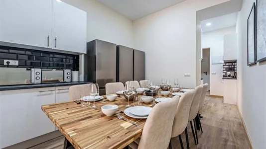 Rooms in Málaga - photo 9