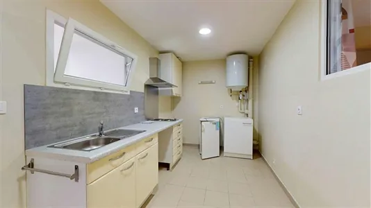 Apartments in Nîmes - photo 5