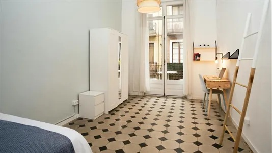 Rooms in Barcelona Ciutat Vella - photo 3