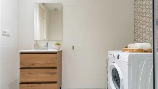 Rooms in Madrid Centro - photo 8