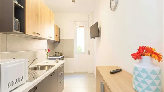 Rooms in Milano Zona 8 - Fiera, Gallaratese, Quarto Oggiaro - photo 10