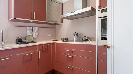 Rooms in Barcelona Eixample - photo 8