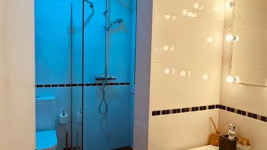 Rooms in Barcelona Eixample - photo 8