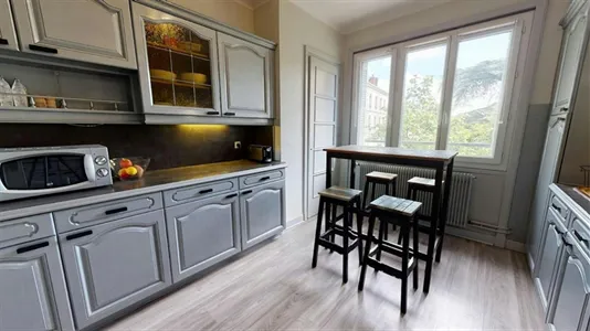 Rooms in Lyon - photo 8