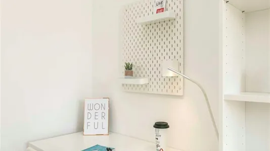 Rooms in Milano Zona 8 - Fiera, Gallaratese, Quarto Oggiaro - photo 2