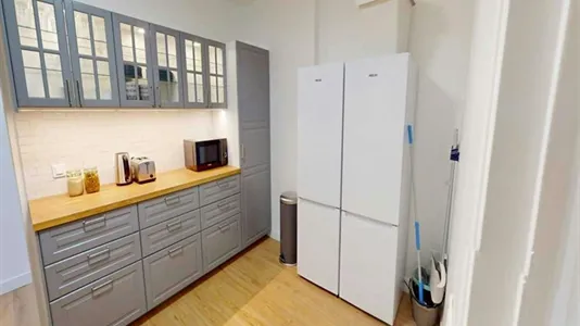 Rooms in Paris 8ème arrondissement - photo 10