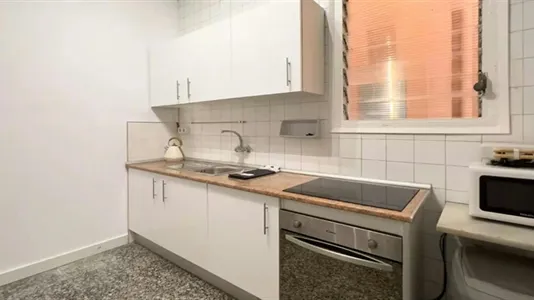 Rooms in Barcelona Ciutat Vella - photo 5