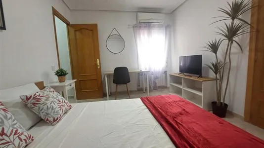 Rooms in Madrid Puente de Vallecas - photo 1