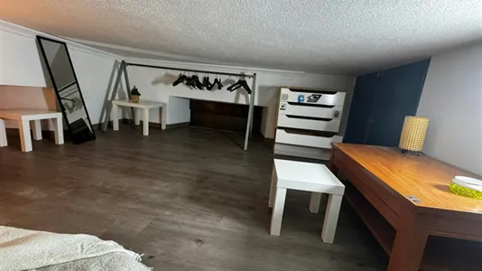 Rooms in Madrid Centro - photo 9