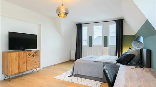 Rooms in Stuttgart-West - photo 2