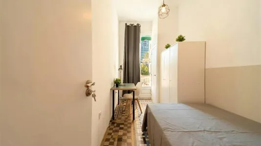 Rooms in Barcelona Eixample - photo 1