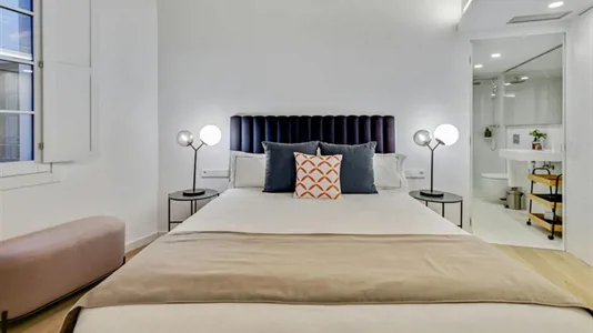Apartments in Barcelona Ciutat Vella - photo 3