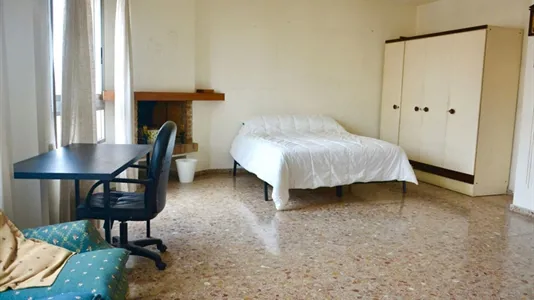 Rooms in Castellón de la Plana/Castelló de la Plana - photo 3