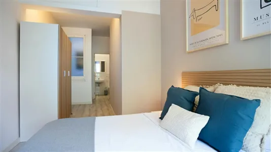 Rooms in Barcelona Eixample - photo 2