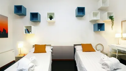 Room for rent in Milano Zona 8 - Fiera, Gallaratese, Quarto Oggiaro, Milan