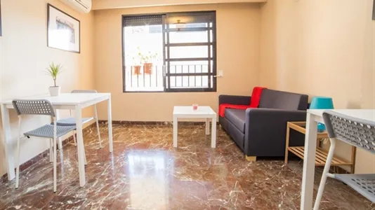 Rooms in Valencia Extramurs - photo 6