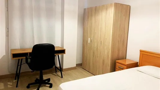 Rooms in Santander - photo 3