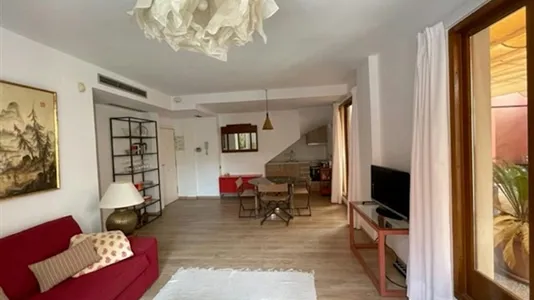 Apartments in Valencia Ciutat Vella - photo 3