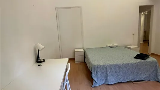 Rooms in Barcelona Eixample - photo 5