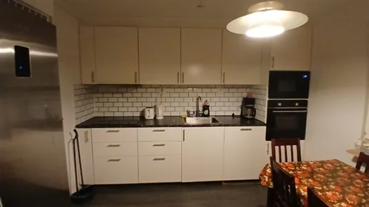 Houses in Södertälje - photo 3