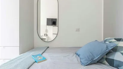 Room for rent in Milano Zona 5 - Vigentino, Chiaravalle, Gratosoglio, Milan