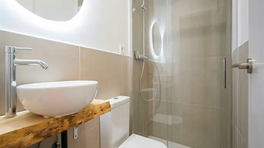Rooms in Madrid Centro - photo 3